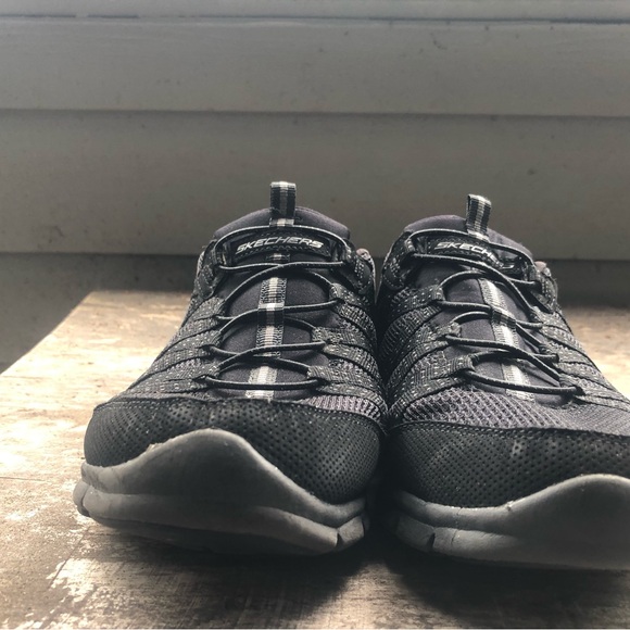 Skechers 22823 Womens Gratis Strolling Black Casual Shoes Sneakers Size 10 - Picture 2 of 11